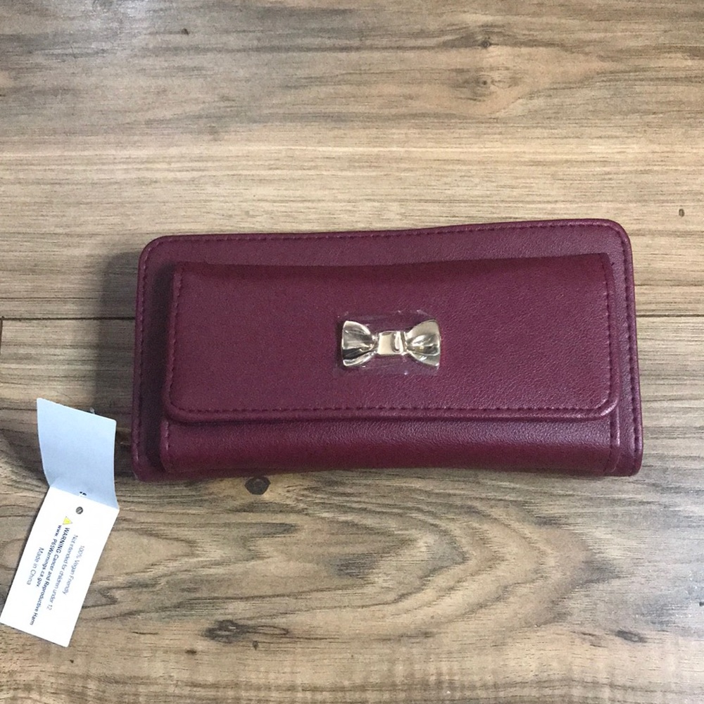 Vegan maroon shoulder wallet
